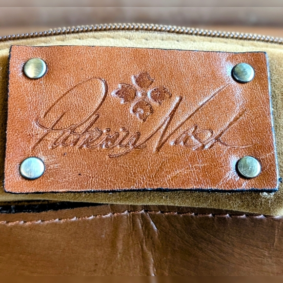 Patricia Nash Veneto Tan Crossbody Style P49301 - Picture 13 of 16